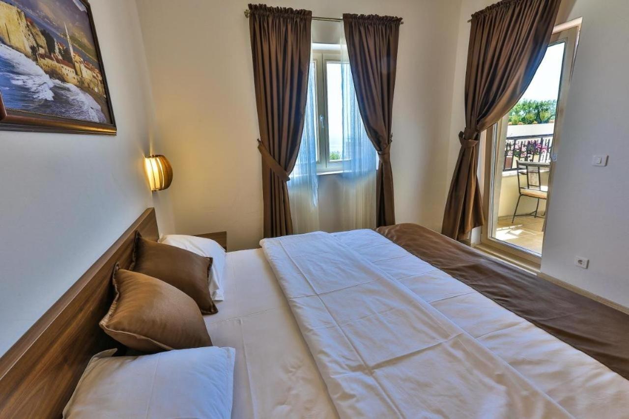 Sunny Orchid Villa *