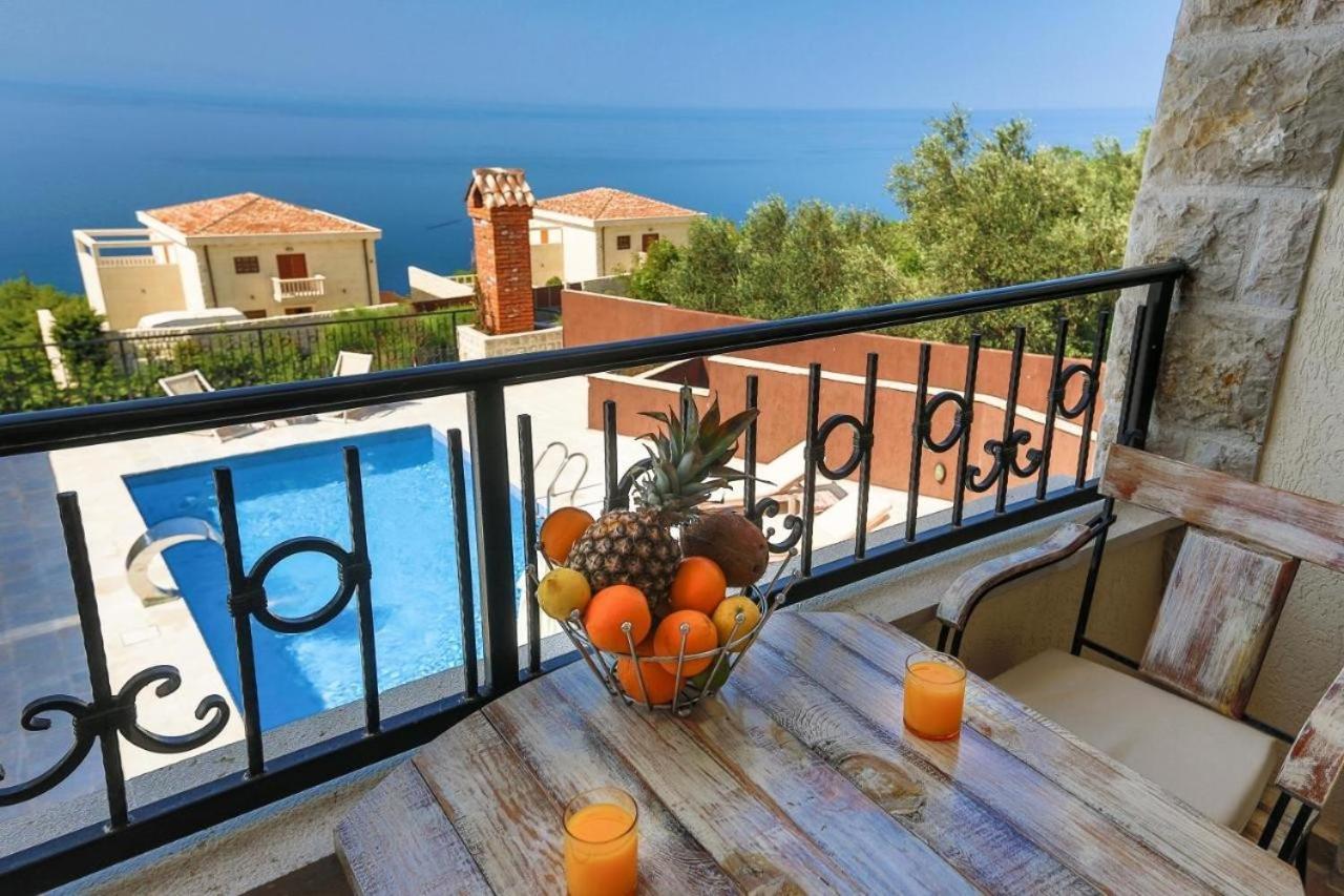 Sunny Orchid Villa